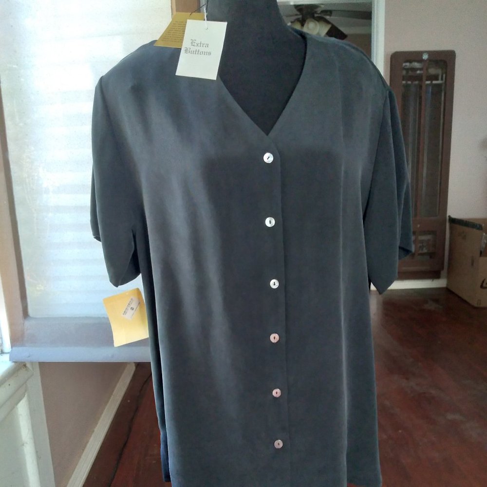Classiques Entier 100% Silk Black Button Down Short Sleeved Blouse | Siz…